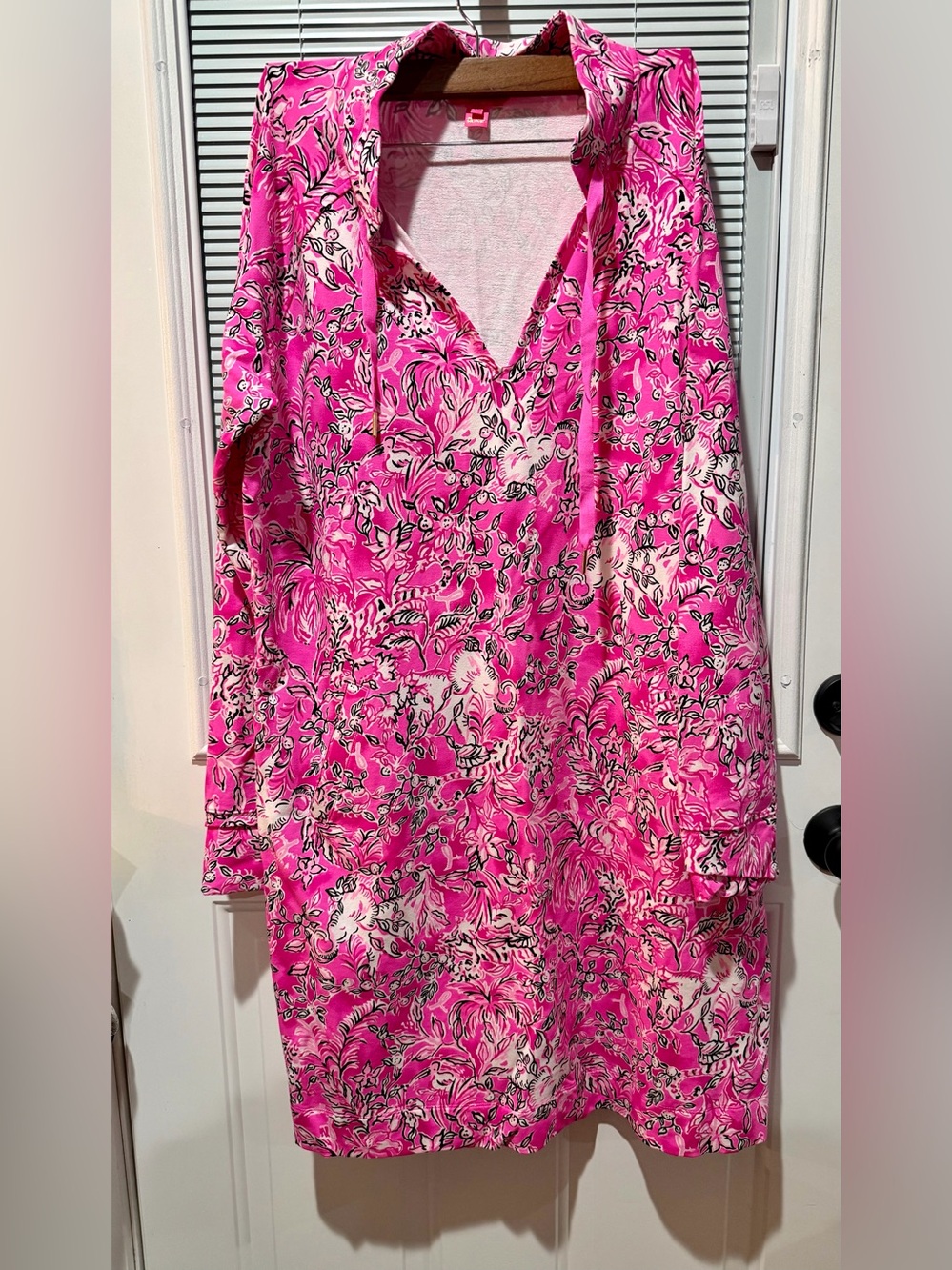Lilly Pulitzer Hot Pink and White Floral V-Neck Dress - Picture 4 of 4